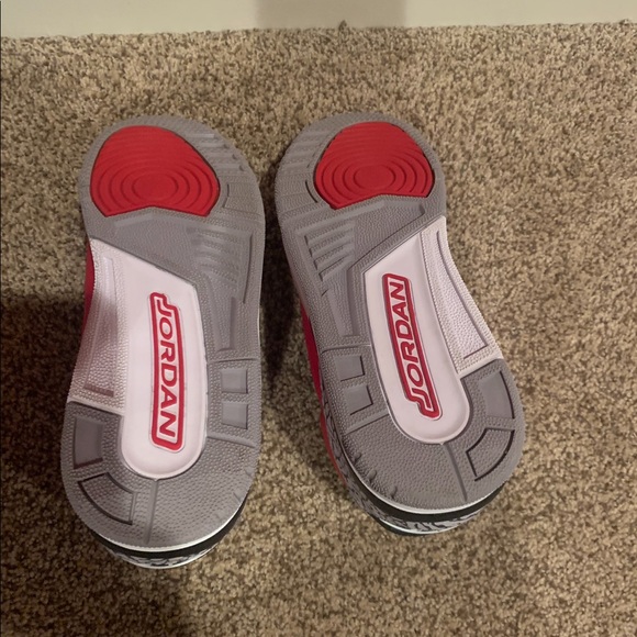 New! Air Jordan Red Cement 3 - Picture 4 of 6